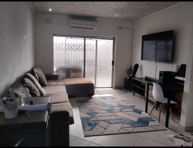 2 BEDROOM APARTMENT FOR SALE IN BRACKENHAM
